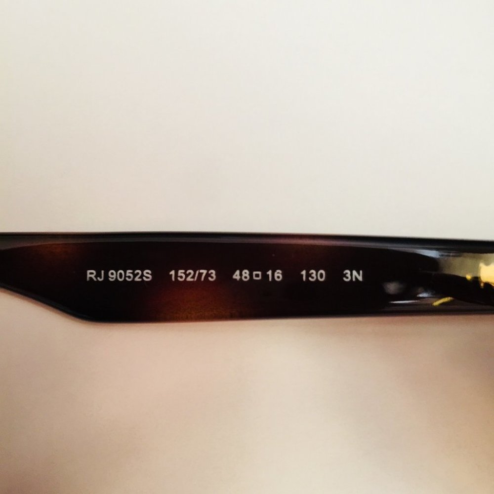 Ray-Ban Kids New Wayfarer Sunglasses, Tortoise - BRAND NEW - Picture 6 of 6